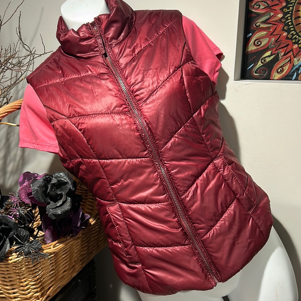 Zip Up Aeropostale Puffy Vest Cranberry Color